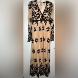Forever 21 tan dress with black